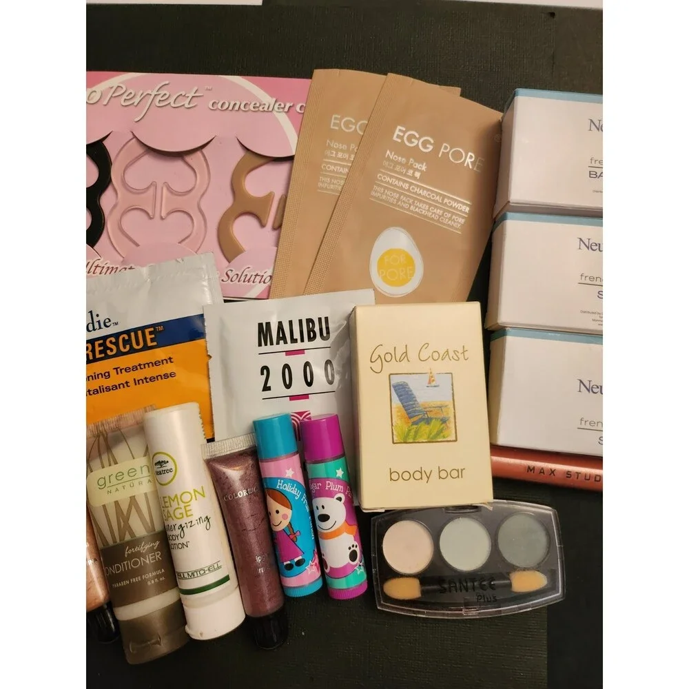 18 Various Bath and Beauty Items B41